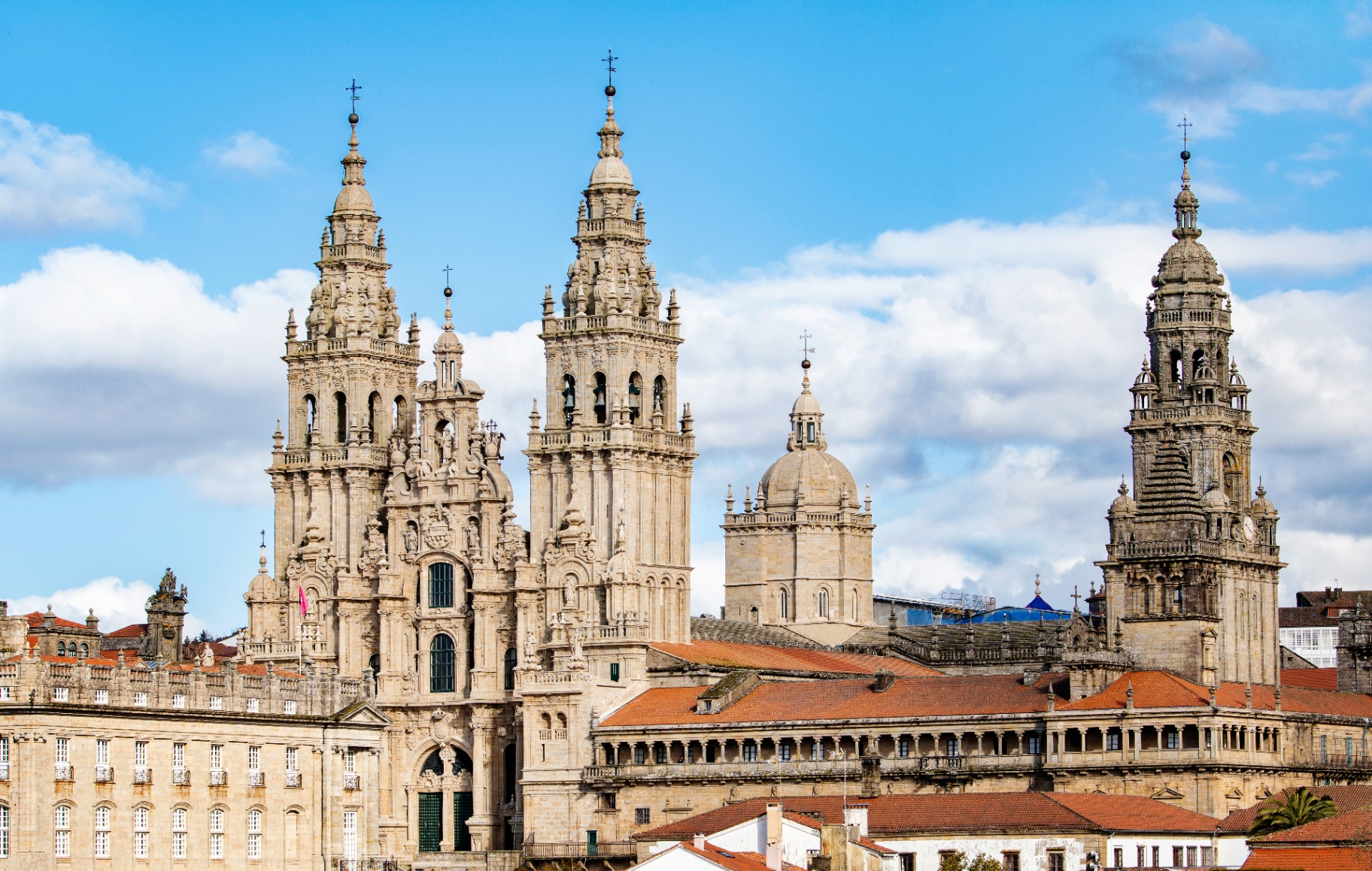 Santiago de Compostela & Valença do Minho Private Tour from Porto from Porto — small-group guided tour with Oporto Road Trips